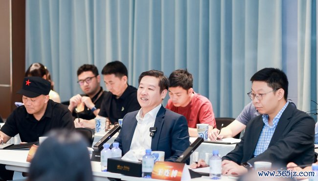 收入上调至15%,经调理净利上调至8亿!珍酒李渡上调2026年纪迹归并